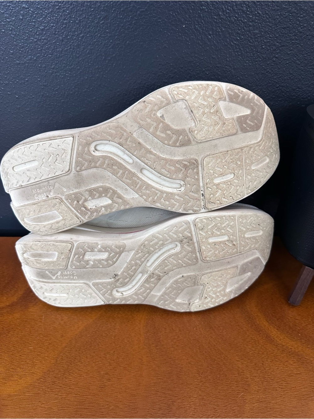Mount to Coast C1 Men's White Running Shoes with Red Accents - Picture 2 of 3
